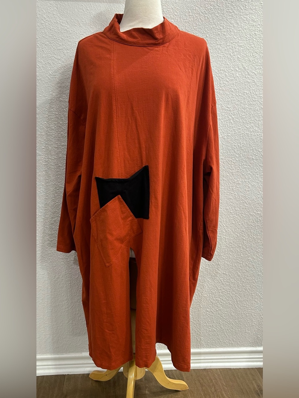 Cheyenne burnt orange and black asymmetrical long tunic top 2X